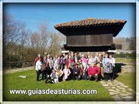 Horreo asturiano en Cangas de Onis, visitas etnográficas